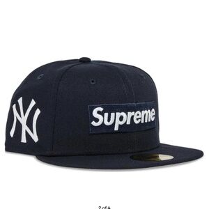 Supreme Fitted Hat / NY Yankees